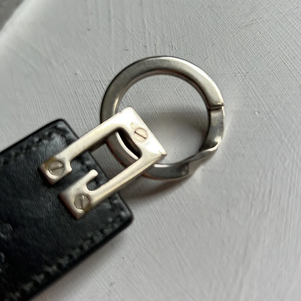 GUCCI Logo Silver Metal Tone Leather Key Holder Charm Unisex Vintage Authentic